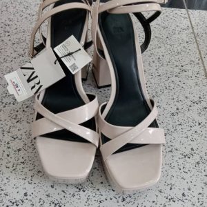 Chaussure à talon haut